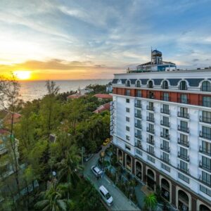 AquaSun Hotel Phú Quốc: Vị trí, kiến trúc, tiện ích, giá bán các hạng phòng & đơn vị uy tín