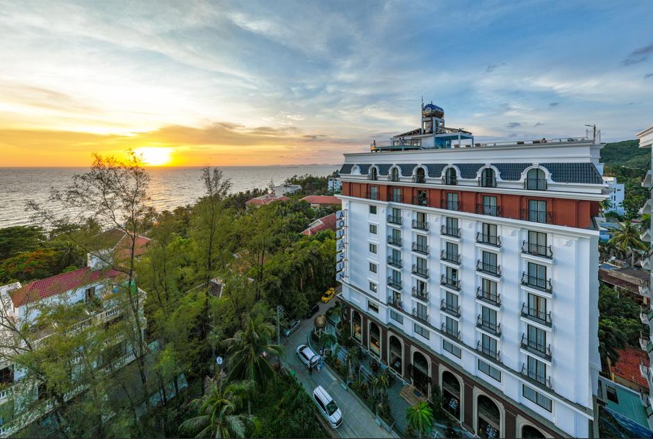 AquaSun Hotel Phú Quốc: Vị trí, kiến trúc, tiện ích, giá bán các hạng phòng & đơn vị uy tín