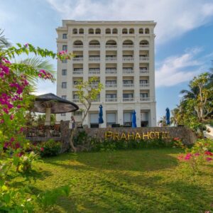 Praha Hotel Phú Quốc: Vị trí, kiến trúc, tiện ích, giá bán các hạng phòng & đơn vị uy tín