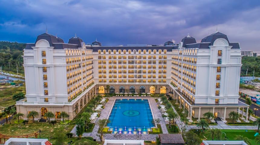 Vinholidays Flesta Phu Quoc: Vị trí, kiến trúc, tiện ích, giá bán các hạng phòng & đơn vị uy tín