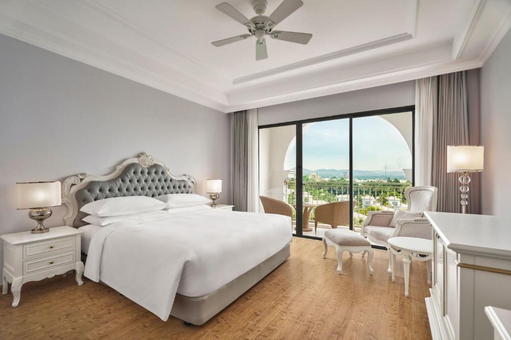 phong deluxe 1 king bed