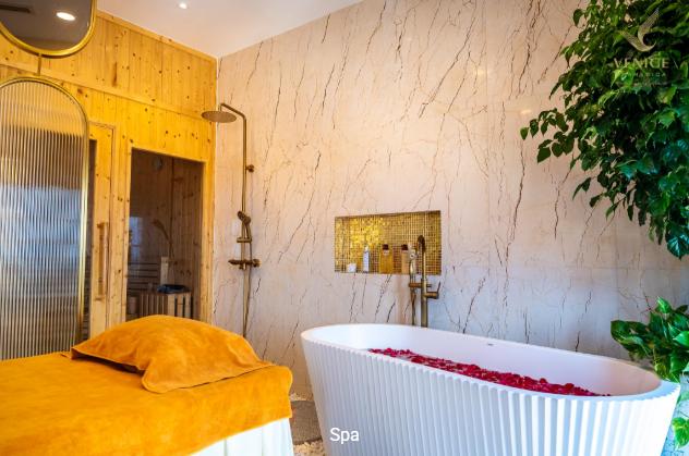 Roma Hotel Phu Quoc: Vị trí, tiện ích, giá bán, kinh nghiệm đặt phòng và đơn vị uy tín 13 spa 2