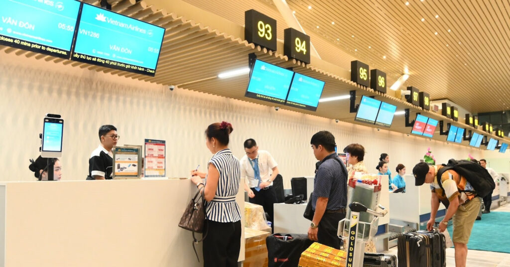 Combo 3N2Đ Hà Nội - Phú Quốc: Lịch trình, điểm nổi bật, giá bán và gợi ý đơn vị uy tín 25 ga-t3-san-bay-tan-son-nhat-chinh-thuc-van-hanh-chuyen-bay-dau-tien